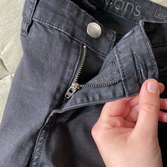 Calvin Klein Jeans - Picture 10 of 10